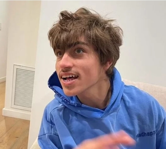 21岁长子患罕病不能自理　柯林菲雷尔痛心送长照中心