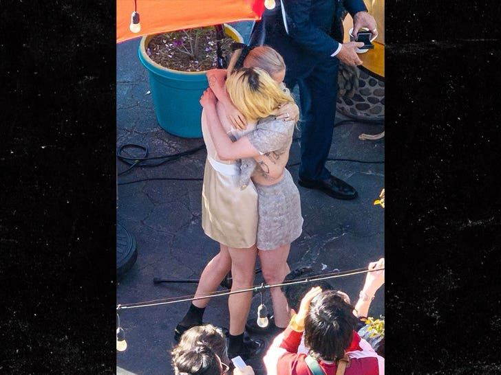 415与女友登记为“合法夫妻” 姬丝汀史都华复活节低调完婚