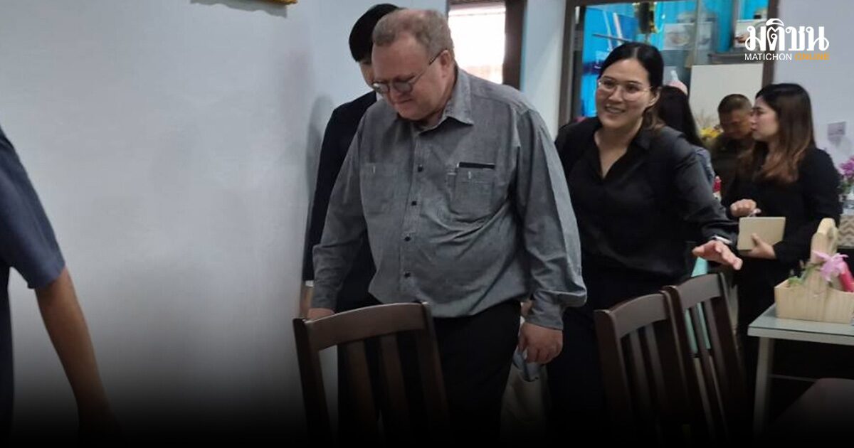 ​涉侮辱泰王室 美著名学者深夜获释