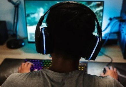 ​虚拟游戏“被掌掴”4800次，男子指患抑郁症告游戏公司