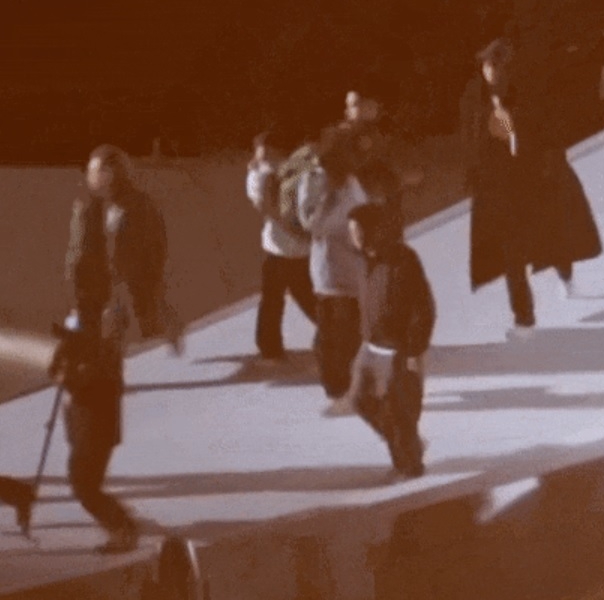 《乘风》彩排至凌晨体力透支 吴宣仪突晕倒急抬走送医