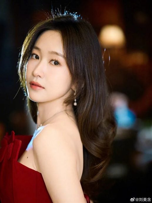 《大奉打更人》女星被曝卖假货 刘美含鞠躬道歉