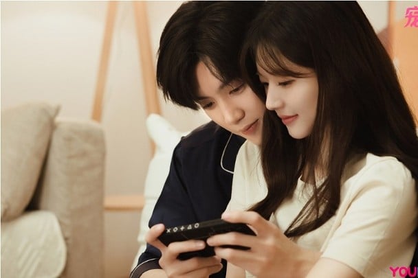 《难哄》开拍电影版　白敬亭章若楠“辞演”