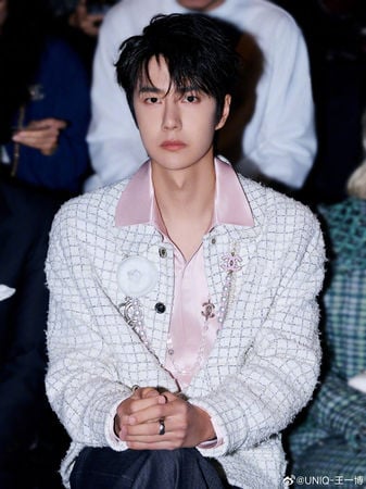 一人扛公司6成营收!王一博惊人收入曝光