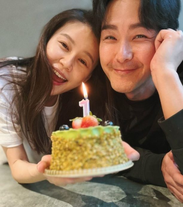 与萧正楠庆铜婚晒儿满月照 黄翠如:7年没时间痒