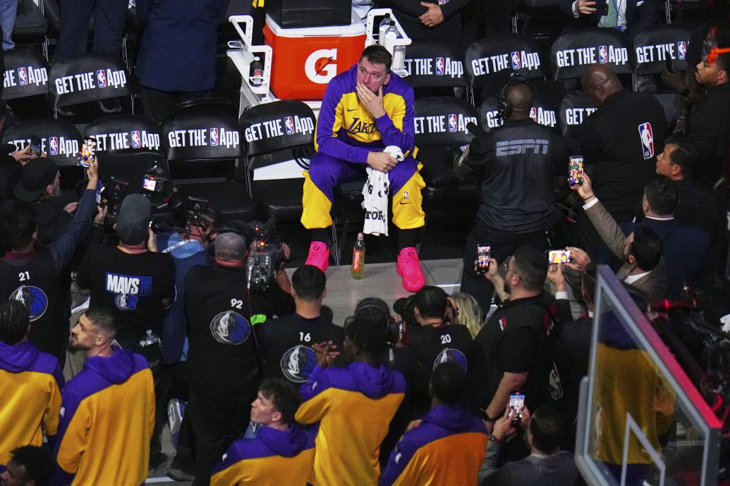 东契奇45分弑旧主  湖人锁定季后赛资格