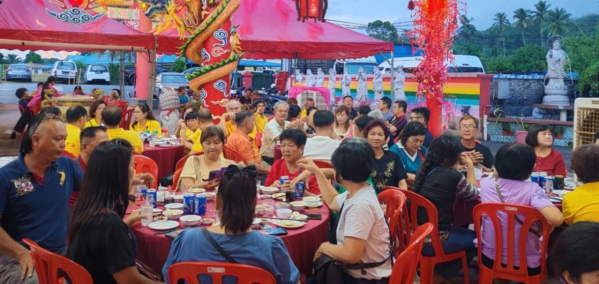 东:文冬六壬宫还神宴 各庙代表热情交流