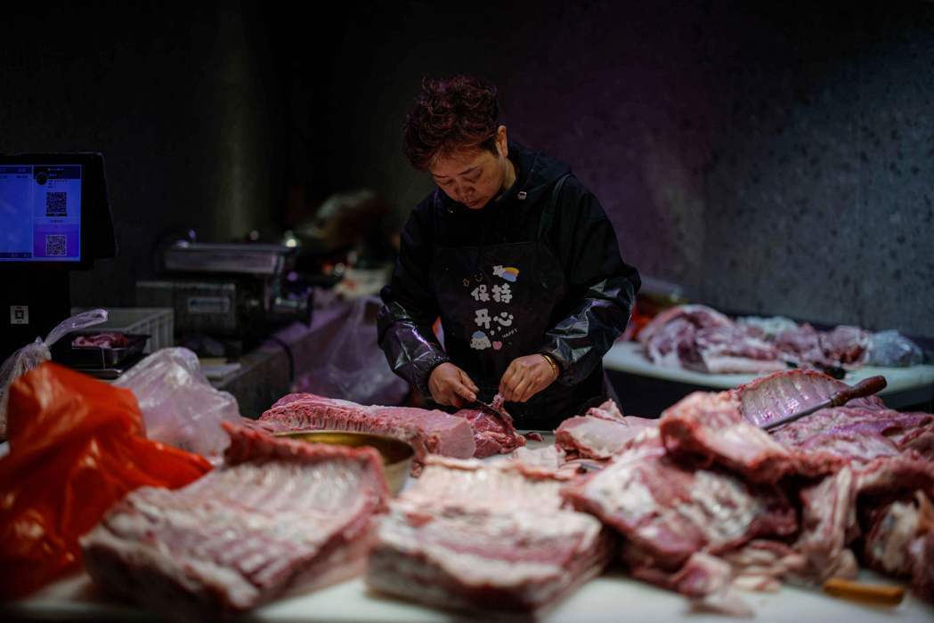 中国对美国猪肉采购减少1.2万吨 比前一周减少72%