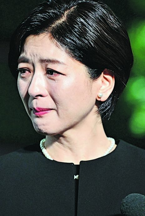 中山美穗东京万人献花 妹妹泪别:还不想说再见