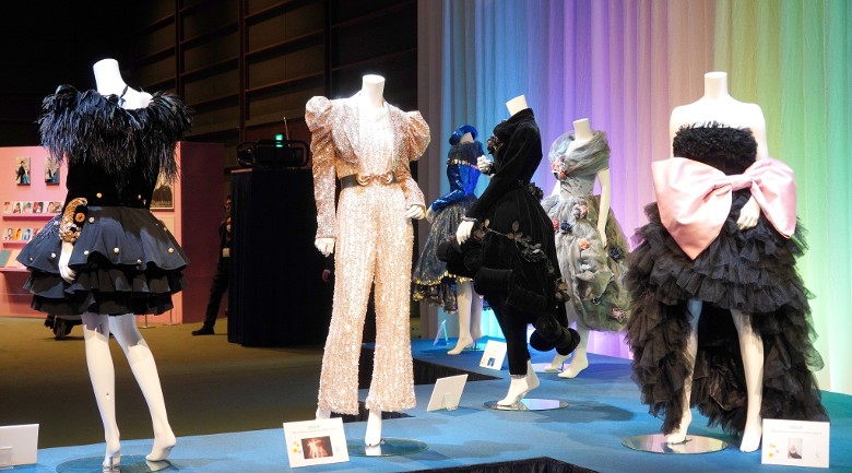 中山美穗东京万人献花 妹妹泪别:还不想说再见