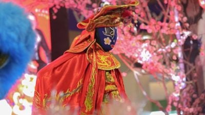 李德强让川剧在马开花 变脸 舞台一闪 幕后百练