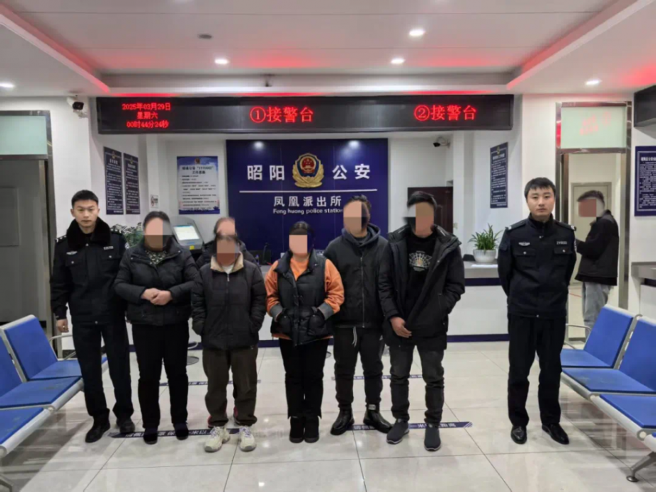 云南街头残棋骗局 庄家高手路人皆假扮