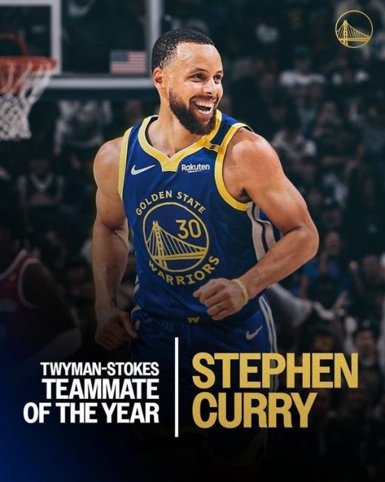 从12名候选当中脱颖而出  柯里首获年度最佳队友奖