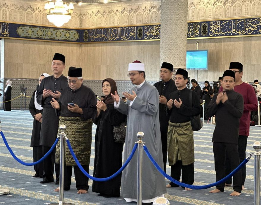 伯拉2005年批建国家癌症中心，诺希山赞伯拉作出巨大贡献