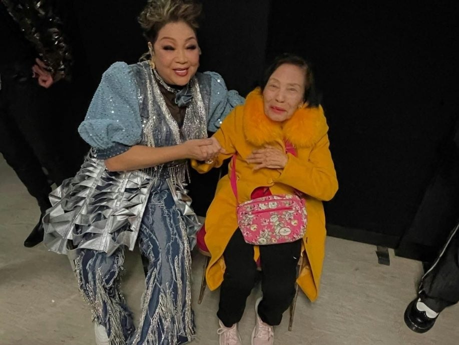 余慕莲深夜心口剧痛　按平安钟求助送急诊