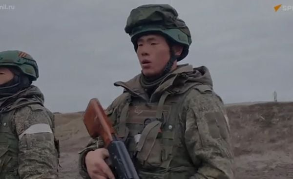 俄国防部公布“朝鲜士兵训练影片” 参加库尔斯克收复战击退乌军