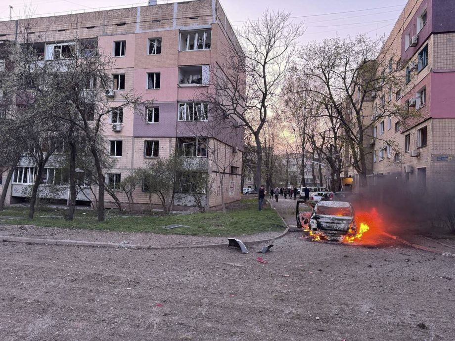 俄罗斯空袭克利福洛18死 泽连斯基批美方回应“软弱”