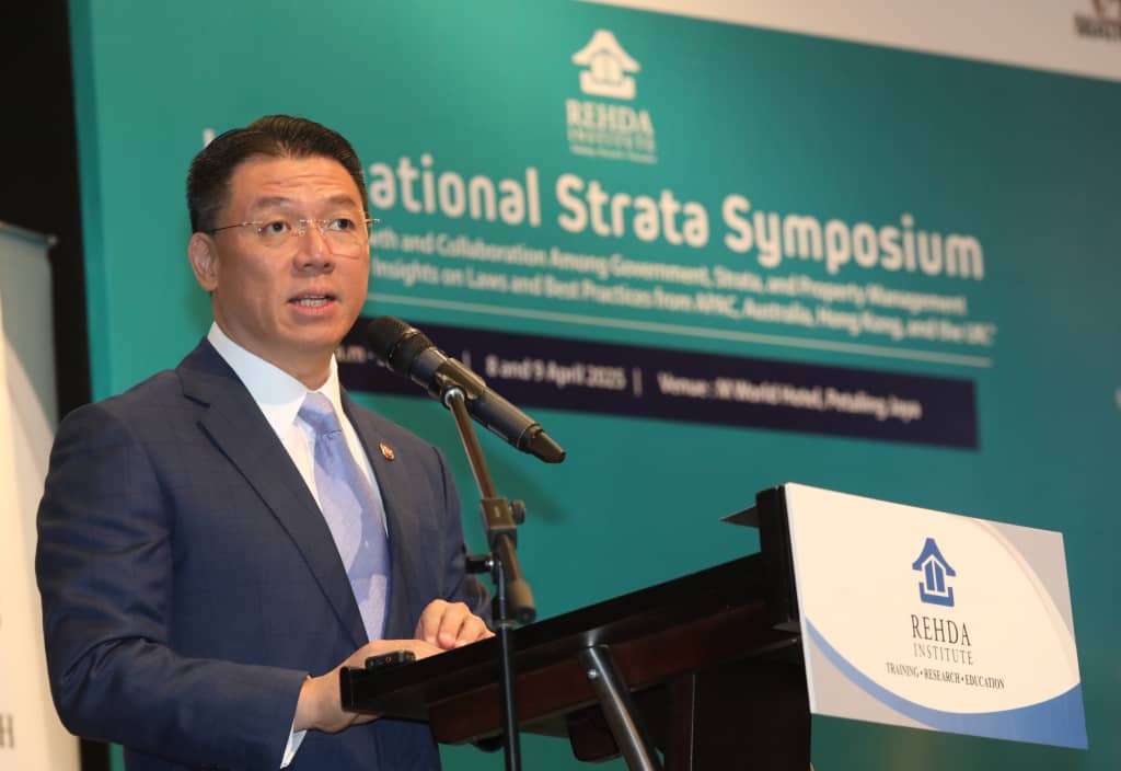 倪可敏：探讨对不负责任发展商实施出国限制 