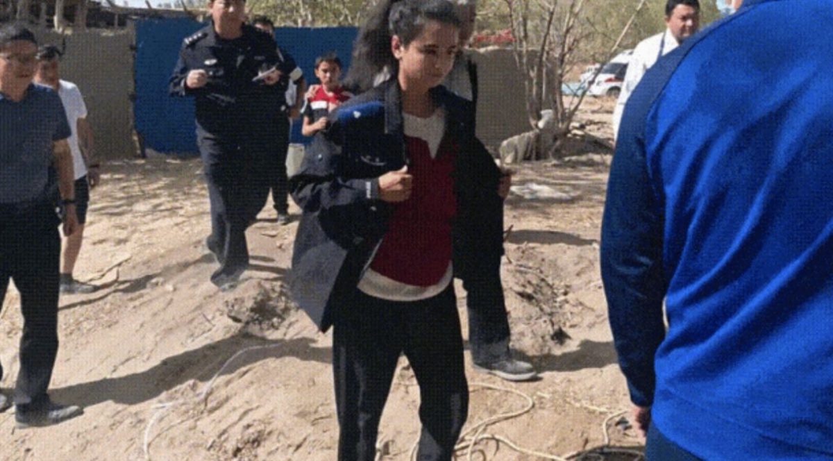 先别拉我!25岁维族美女辅警下井勇救2岁童 满身泥爬出“破格晋升”