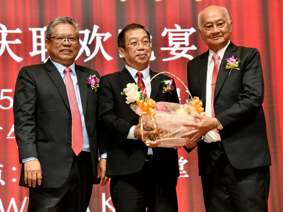 全国-陈国伟: 团结政府需做出果敢决策/2图