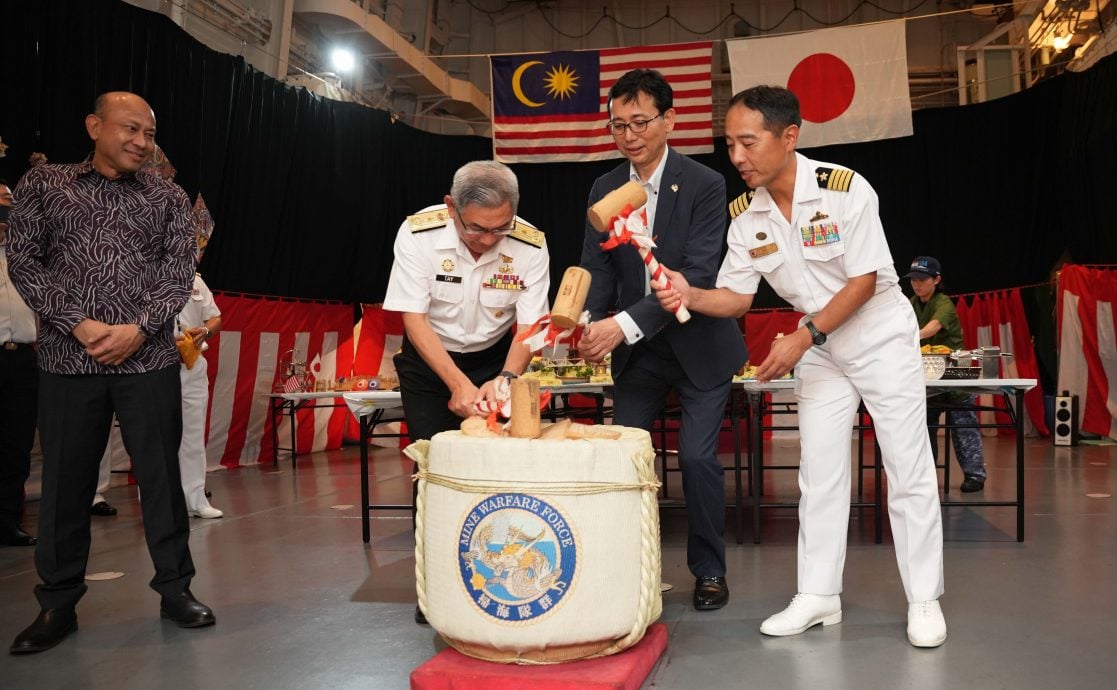 全国/马日国防论坛及扫雷舰招待会