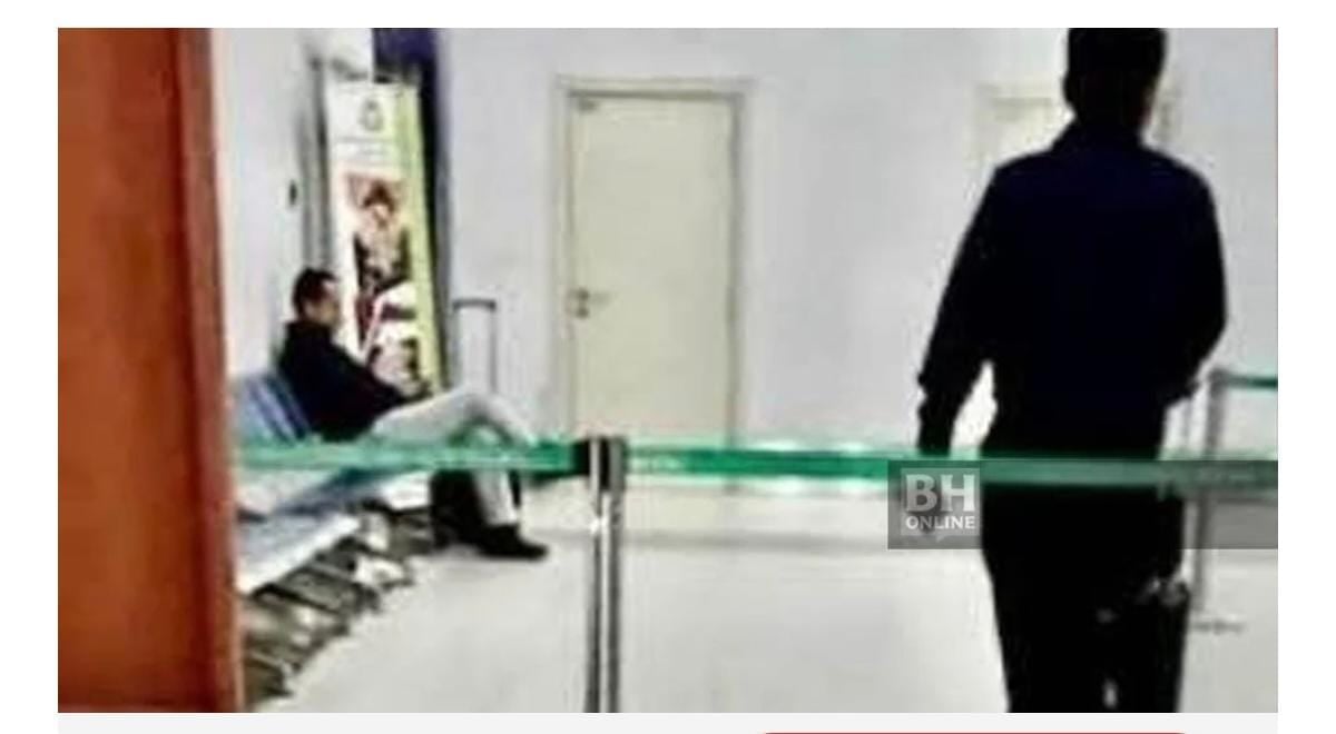 全国：登嘉楼州务大臣拿督斯里阿末山苏里