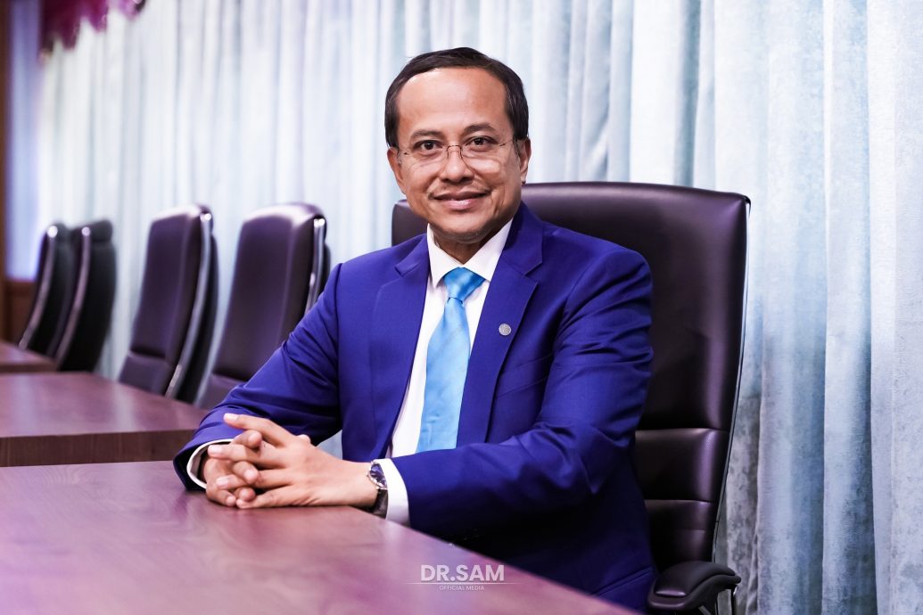 全：登大臣自爆遭特别监控