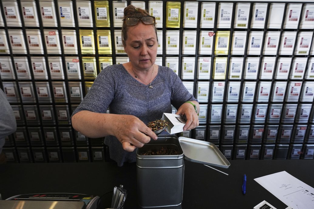 关税连累依赖中国进口的美小商家──他们绝望高喊“无路可走”