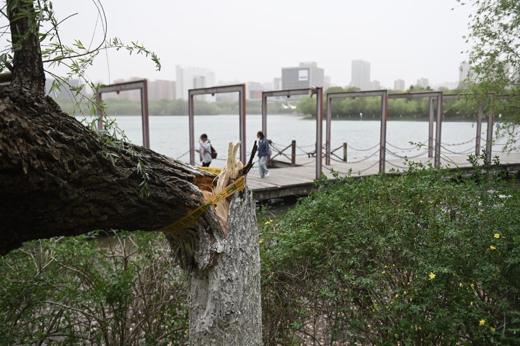 北京强风 恶劣天气影响 3200多架次航班取消