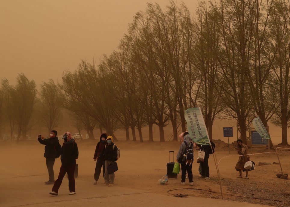 北京强风 恶劣天气影响 3200多架次航班取消