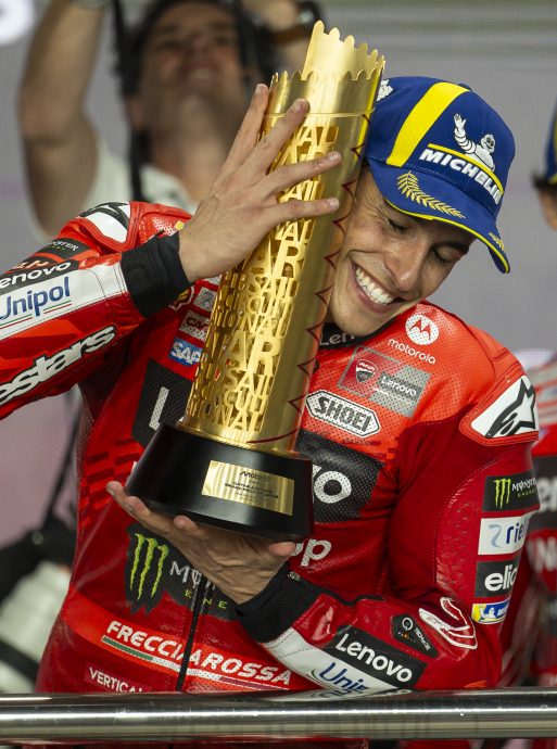 卡塔尔站MotoGP|不受首圈与弟弟碰撞影响  马克·马奎兹夺本季第3冠