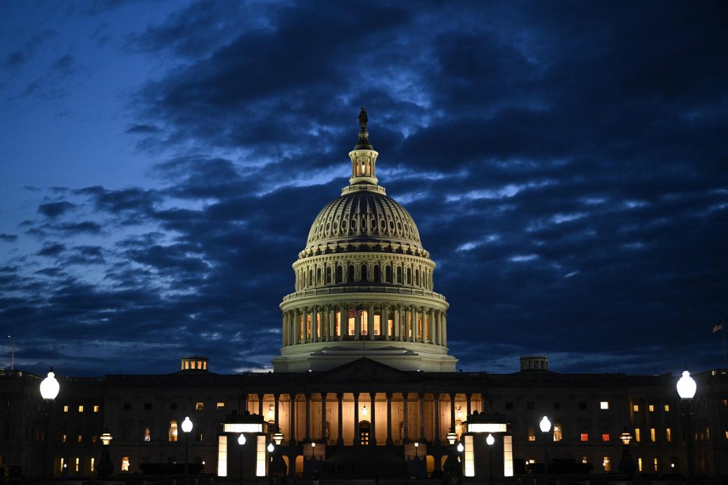 参议院通过预算蓝图 推进特朗普减税政策