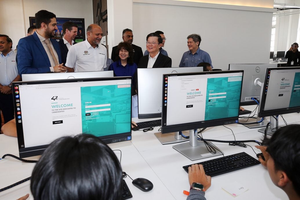 哥宾星：50年约186万人离开国家