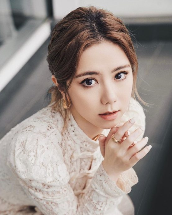 圆儿时梦想出书当作家 邓紫棋财女晋身才女　