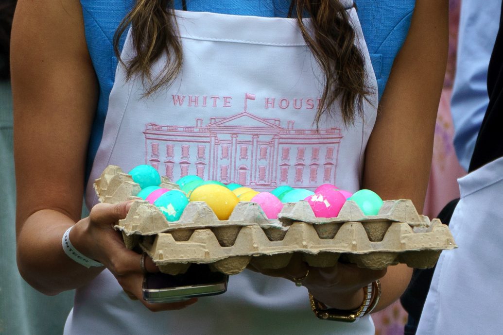 复活节活动遇阴天 特朗普:不用担心晒伤