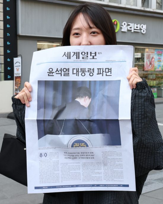 天下事主文)没总统豁免权──尹锡悦将面临更多刑事指控 分析：他不会坐以待毙，韩两极分化将持续