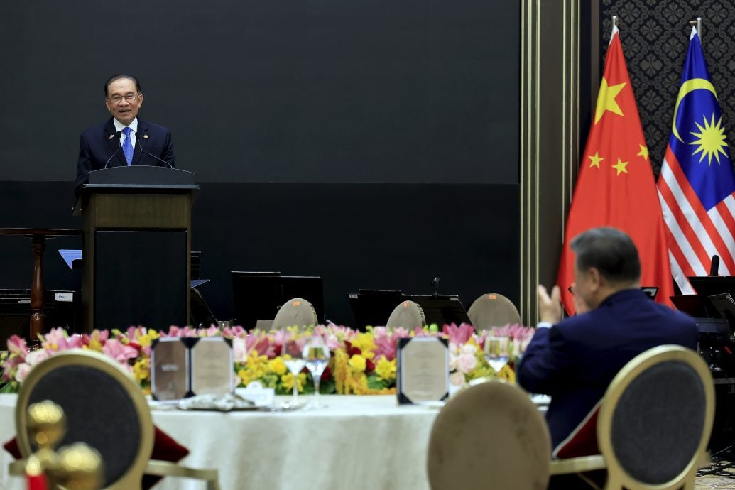 安华宴请习近平/习近平:中马将与同地区国家一致抵御地缘政治 保护亚洲家园