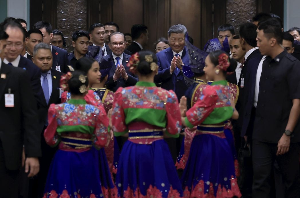 安华宴请习近平/习近平:中马将与同地区国家一致抵御地缘政治 保护亚洲家园