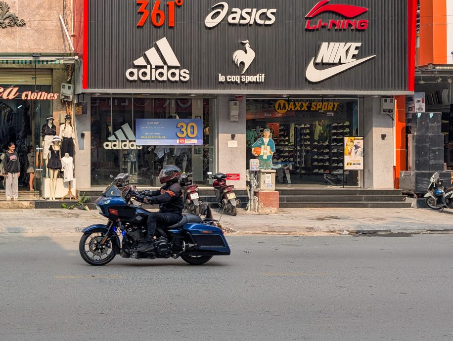 对美「魅力攻势」也没用   越南被课46%    打击鞋、服装、家具、玩具制造商