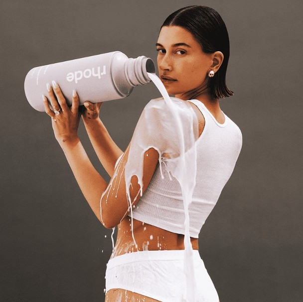 小贾精神状况堪忧全面停工 传老婆出售美妆品牌救亡