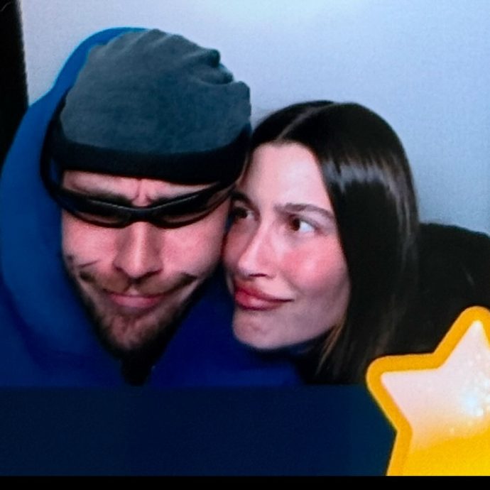 小贾贴《魔戒》迷因图 嘲讽赛琳娜网上炫订婚