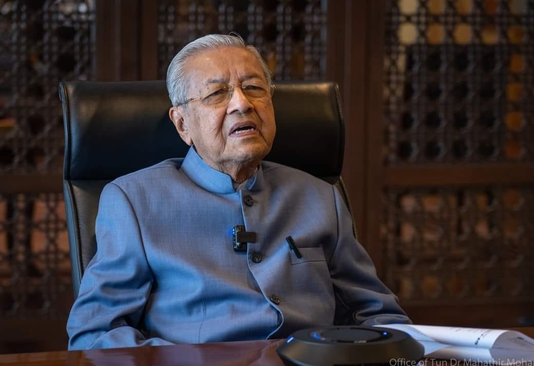 巫统土地产业权|马哈迪要求阿末扎希道歉澄清 否则采取法律行动