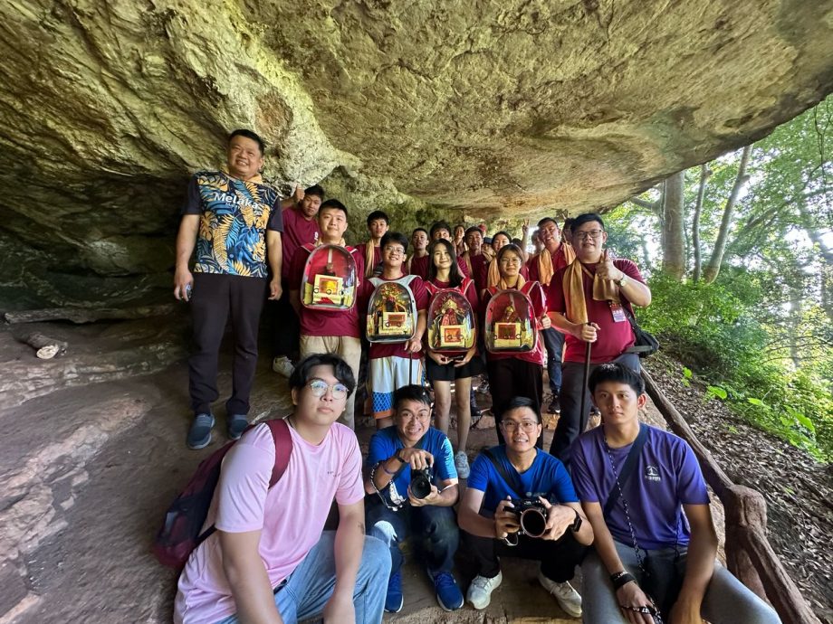 已审（大北马）吉打天后宫首办“妈祖巡山”活动，吸引约50人与4尊神明一同登上吉北象屿山。