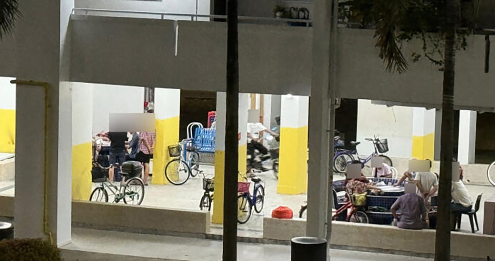 *已签发*柔:狮城二三事:狮城1组屋楼下夜夜开赌 留垃圾引鼠患