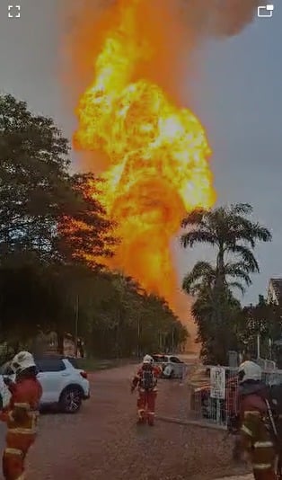 布特拉高原大火冲天 黄基全：天然气管爆裂所致