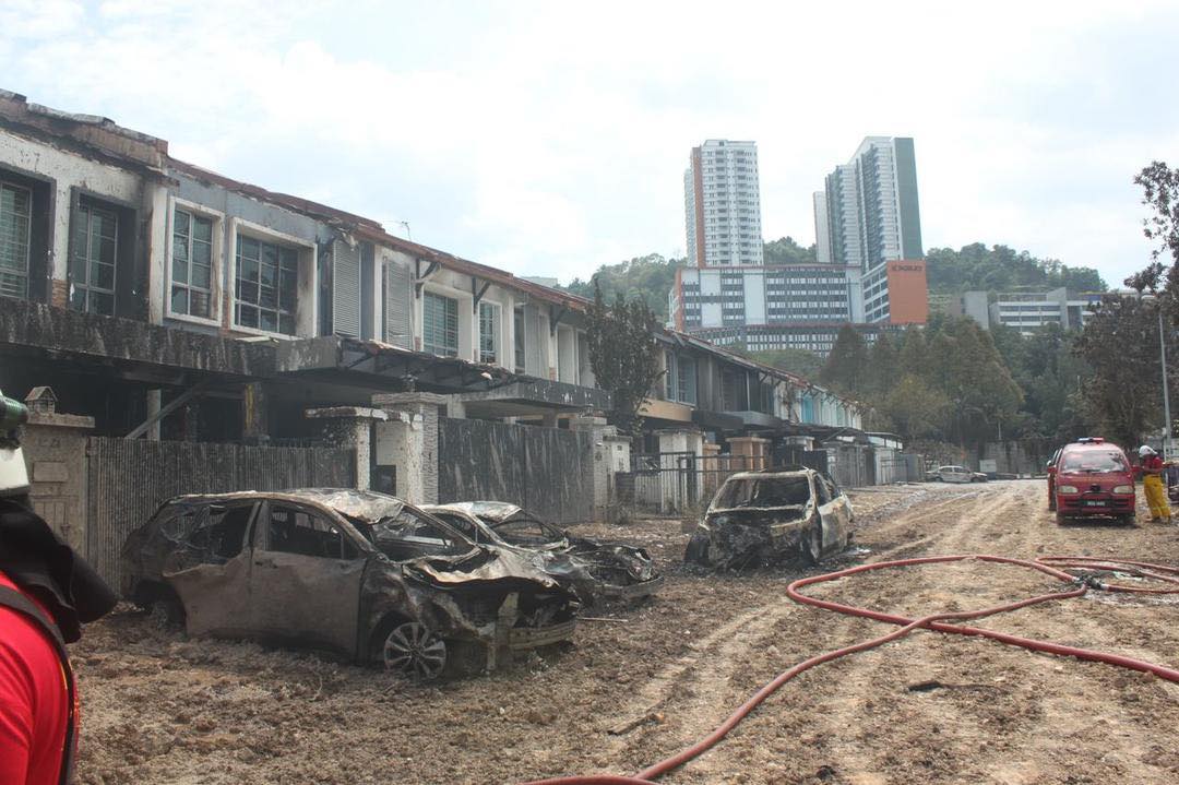 布特拉高原气爆|家园满目疮痍 灾民无助问:“接下来我们可以怎么做?”