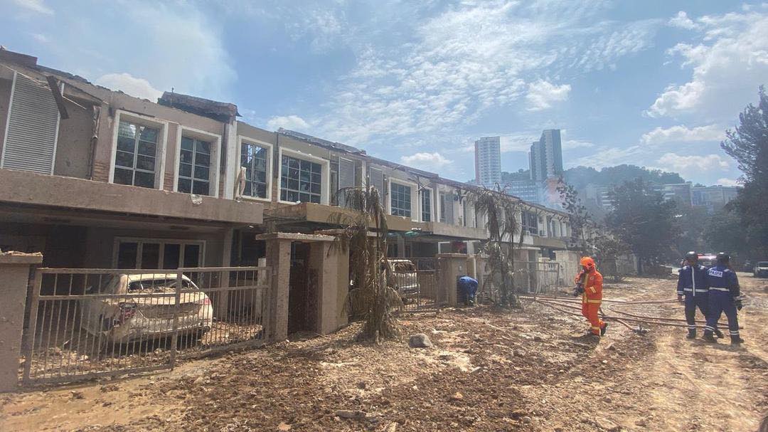 布特拉高原气爆|家园满目疮痍 灾民无助问:“接下来我们可以怎么做?”