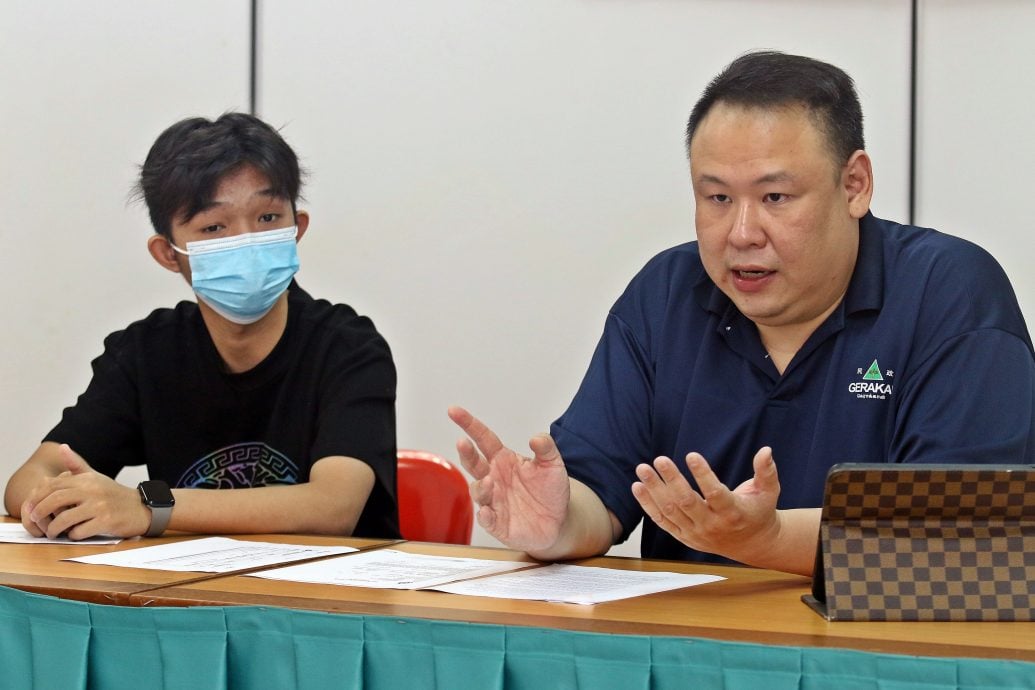 年仅9岁就被列黑名单？　华青被银行拒开户头　申请贷学金受阻