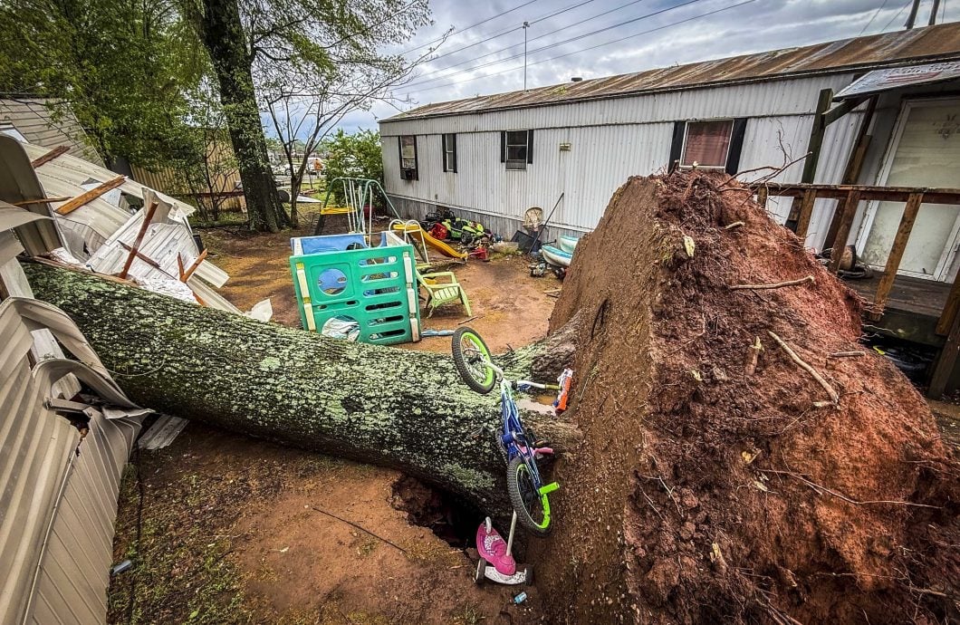 强风暴洪水袭美国中东部 死亡人数攀升至18人