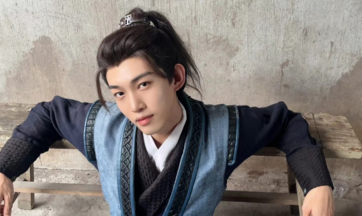 拒绝向演艺圈“恶势力”妥协 29岁男星引退摆地摊